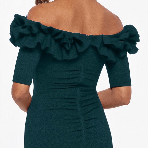 Xscape Ruffled Off-the-Shoulder Short Sleeve Gown 12P NWT Pine green - Picture 4 of 7